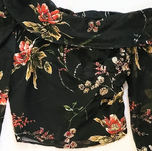 NWOT!ASTR The Label Anthro Reign Floral Print Women's Off The Shoulder Top Small - Picture 15 of 17